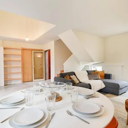 Stylish Indoor Patio, Free Netflix & Private Parking Lisboa