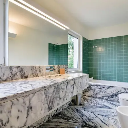 Stylish Indoor Patio, Free Netflix & Private Parking * Lisboa