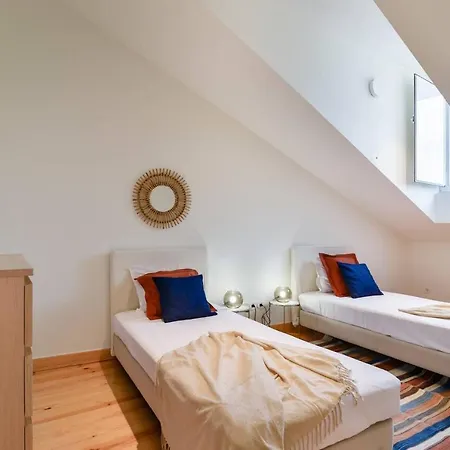 Stylish Indoor Patio, Free Netflix & Private Parking شقة Lisboa