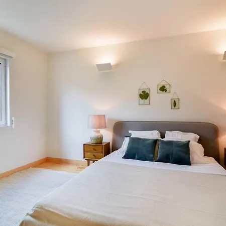 Stylish Indoor Patio, Free Netflix & Private Parking Апартаменты Лиссабон