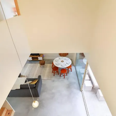 Апартаменты Stylish Indoor Patio, Free Netflix & Private Parking