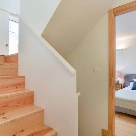 Stylish Indoor Patio, Free Netflix & Private Parking *